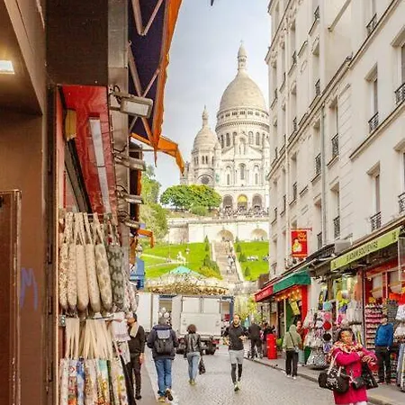 Appartement Lovely Montmartre - View Sacre Coeur Parijs